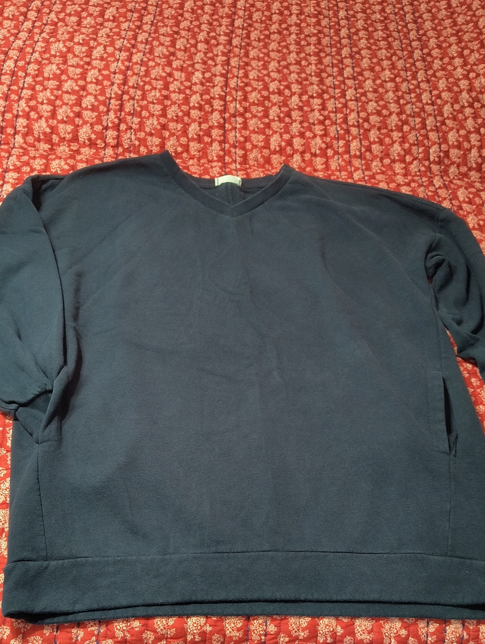 Zenana Outfitters V-Neck Sweatshirt in Navy Blue